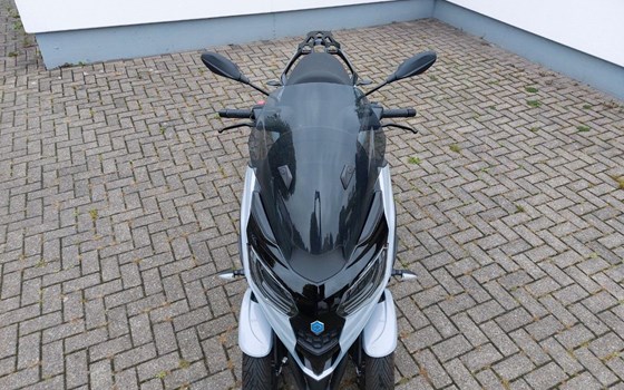 Gebrauchtmotorrad Piaggio MP3 300 Sport - Bild 3