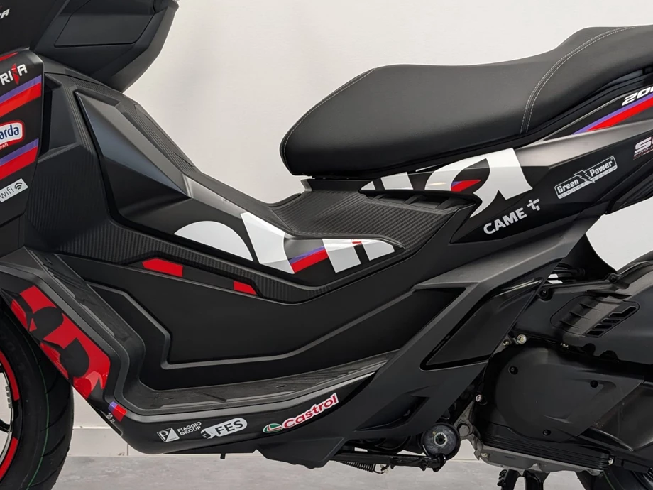 Angebot Aprilia SR GT Replica 125 Bild 7: Angebot Aprilia SR GT Replica 125
