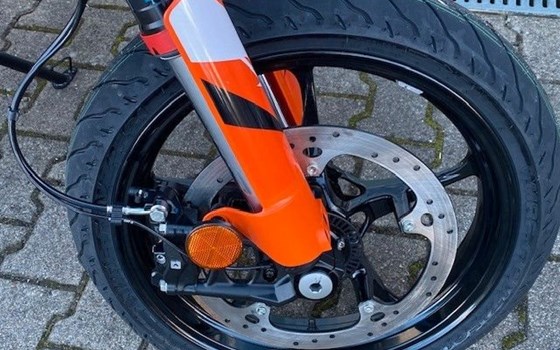 Neufahrzeug KTM 125 SMC R - Bild 10