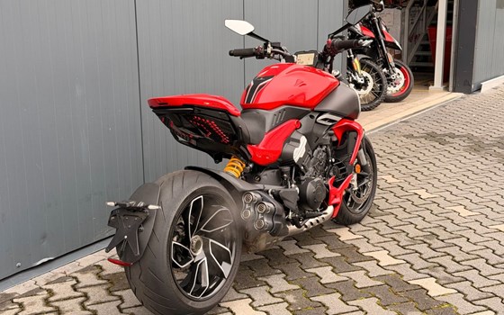 Gebrauchtmotorrad Ducati Diavel V4 - Bild 2