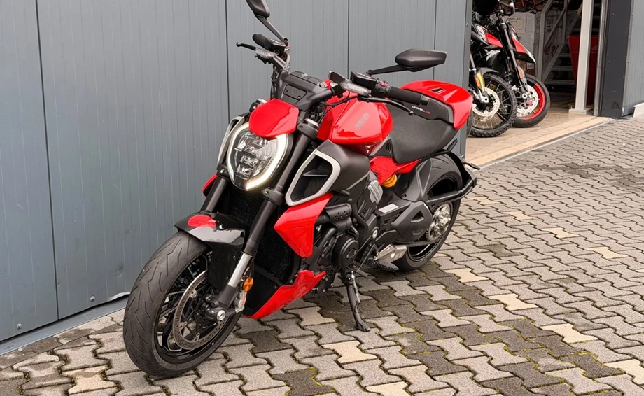 Angebot Ducati Diavel V4 Bild 6: Angebot Ducati Diavel V4