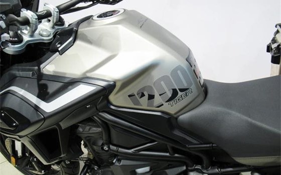 Gebrauchtmotorrad Triumph Tiger 1200 Desert Edition - Bild 22 Gebrauchtmotorrad Triumph Tiger 1200 Desert Edition - Bild 22