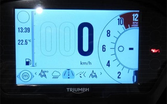 Gebrauchtmotorrad Triumph Tiger 1200 Desert Edition - Bild 8 Gebrauchtmotorrad Triumph Tiger 1200 Desert Edition - Bild 8