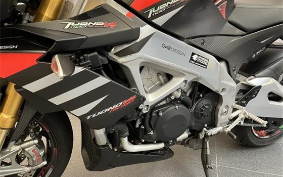 Gebrauchtmotorrad Aprilia Tuono V4 1100 Factory - Bild 10 Gebrauchtmotorrad Aprilia Tuono V4 1100 Factory - Bild 10