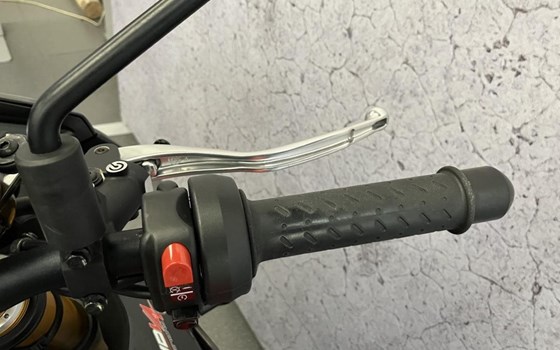 Gebrauchtmotorrad Aprilia Tuono V4 1100 Factory - Bild 7