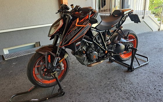 Gebrauchtmotorrad KTM 1290 Super Duke R - Bild 2 Gebrauchtmotorrad KTM 1290 Super Duke R - Bild 2