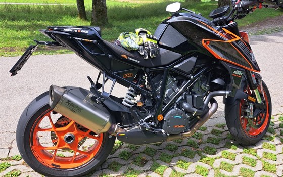 Gebrauchtmotorrad KTM 1290 Super Duke R - Bild 3 Gebrauchtmotorrad KTM 1290 Super Duke R - Bild 3