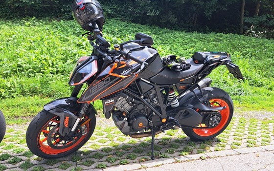 Gebrauchtmotorrad KTM 1290 Super Duke R - Bild 4 Gebrauchtmotorrad KTM 1290 Super Duke R - Bild 4