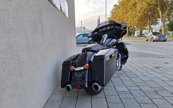 Gebrauchtmotorrad Harley-Davidson Street Glide FLHX - Bild 6 Gebrauchtmotorrad Harley-Davidson Street Glide FLHX - Bild 6