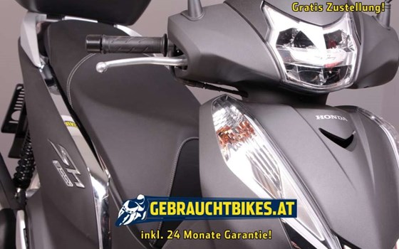 Gebrauchtmotorrad Honda SH300i - Bild 3 Gebrauchtmotorrad Honda SH300i - Bild 3