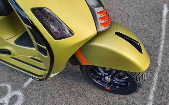 Gebrauchtmotorrad Vespa GTS 125 Super Sport - Bild 6 Gebrauchtmotorrad Vespa GTS 125 Super Sport - Bild 6
