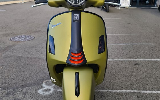 Gebrauchtmotorrad Vespa GTS 125 Super Sport - Bild 7 Gebrauchtmotorrad Vespa GTS 125 Super Sport - Bild 7