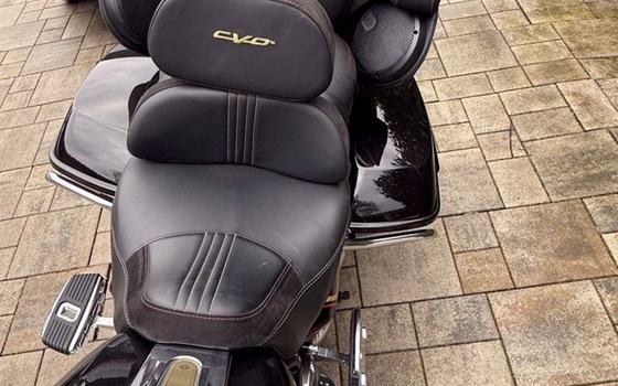 Gebrauchtmotorrad Harley-Davidson CVO Road Glide Limited Anniversary - Bild 2