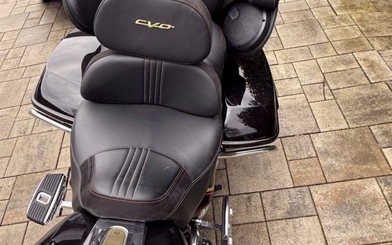 Gebrauchtmotorrad Harley-Davidson CVO Road Glide Limited Anniversary - Bild 2