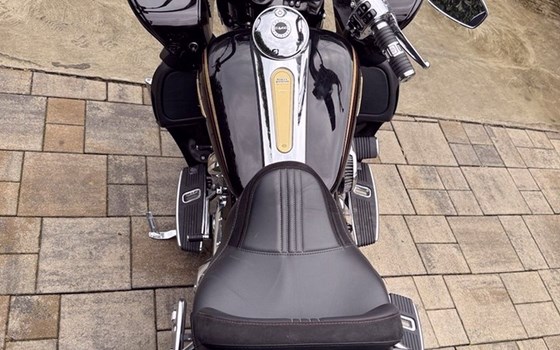 Gebrauchtmotorrad Harley-Davidson CVO Road Glide Limited Anniversary - Bild 8