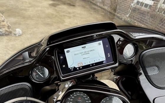 Gebrauchtmotorrad Harley-Davidson CVO Road Glide Limited Anniversary - Bild 9