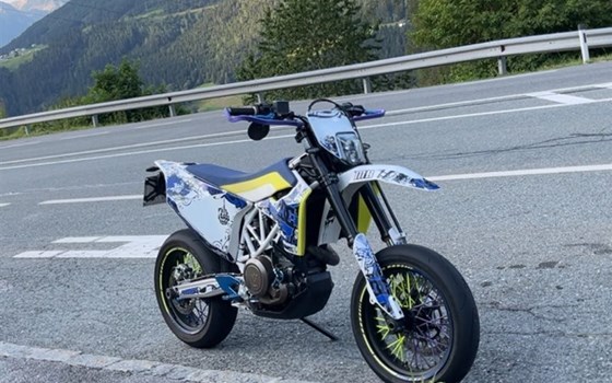 Gebrauchtmotorrad Husqvarna 701 Supermoto - Bild 3