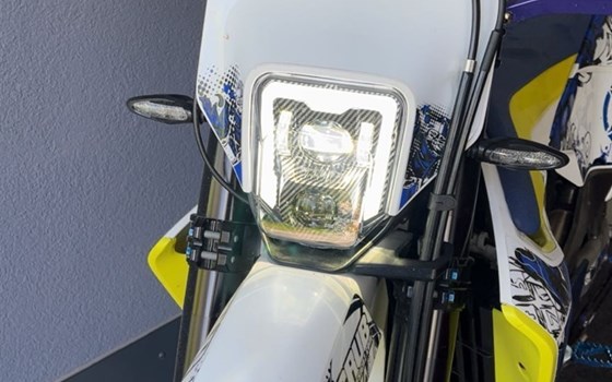 Gebrauchtmotorrad Husqvarna 701 Supermoto - Bild 4