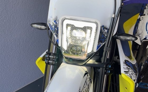 Gebrauchtmotorrad Husqvarna 701 Supermoto - Bild 4