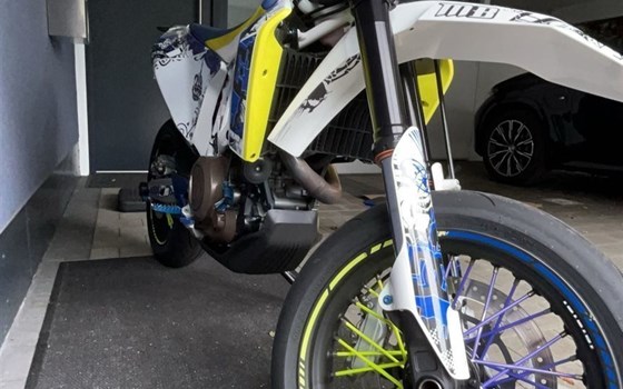 Gebrauchtmotorrad Husqvarna 701 Supermoto - Bild 5