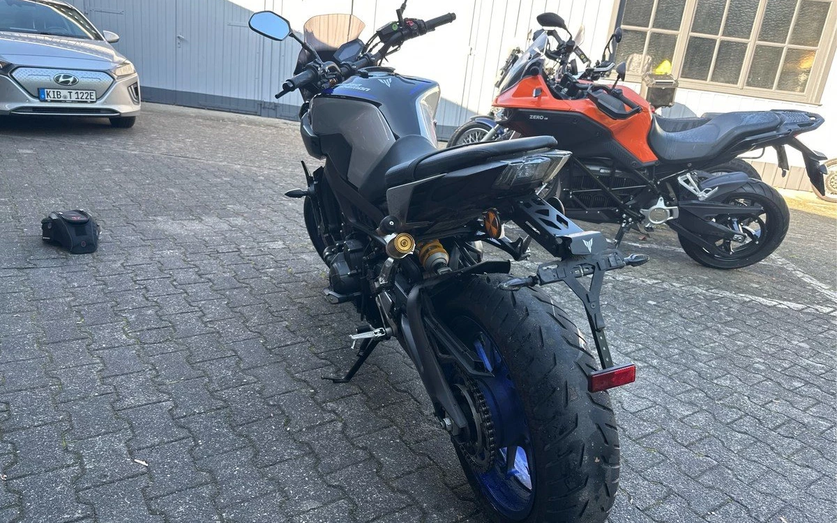Zum Vergrößern bitte anklicken! Angebot Yamaha MT-09 SP