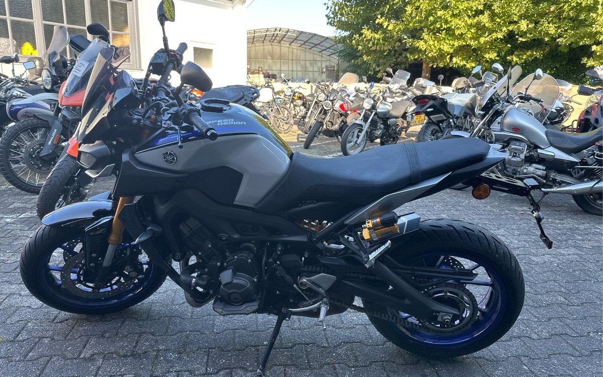 Zum Vergrößern bitte anklicken! Angebot Yamaha MT-09 SP
