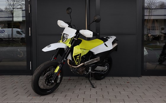 Neufahrzeug Husqvarna 701 Supermoto - Bild 3