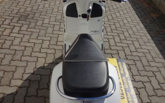 Gebrauchtmotorrad Vespa GTS 300 i.e. Super - Bild 6 Gebrauchtmotorrad Vespa GTS 300 i.e. Super - Bild 6