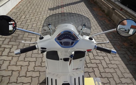 Gebrauchtmotorrad Vespa GTS 300 i.e. Super - Bild 7 Gebrauchtmotorrad Vespa GTS 300 i.e. Super - Bild 7
