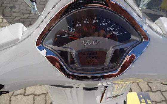 Gebrauchtmotorrad Vespa GTS 300 i.e. Super - Bild 8 Gebrauchtmotorrad Vespa GTS 300 i.e. Super - Bild 8