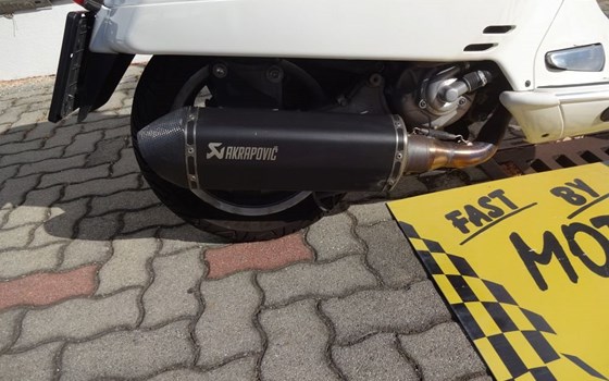 Gebrauchtmotorrad Vespa GTS 300 i.e. Super - Bild 9 Gebrauchtmotorrad Vespa GTS 300 i.e. Super - Bild 9
