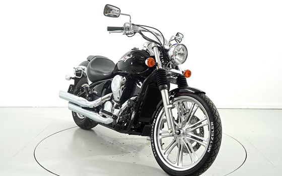 Motorrad Occasion Kawasaki VN 900 Custom - Bild 2