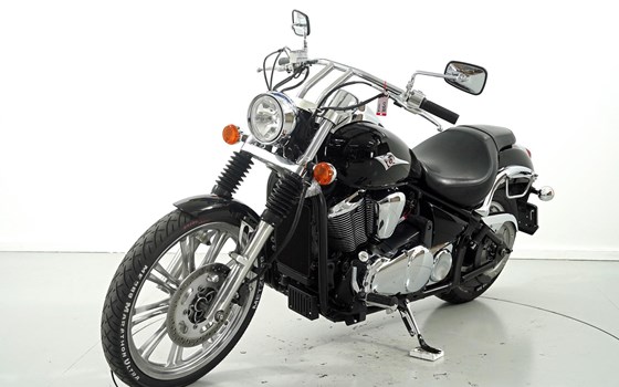 Motorrad Occasion Kawasaki VN 900 Custom - Bild 3