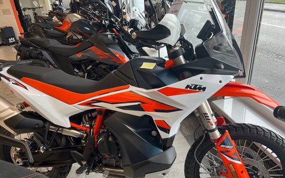 Gebrauchtmotorrad KTM 890 Adventure R - Bild 1 Gebrauchtmotorrad KTM 890 Adventure R - Bild 1
