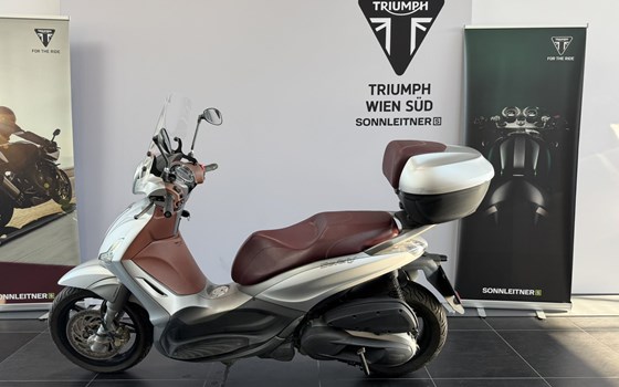 Gebrauchtmotorrad Piaggio Beverly 350ie Sport Touring - Bild 1 Gebrauchtmotorrad Piaggio Beverly 350ie Sport Touring - Bild 1