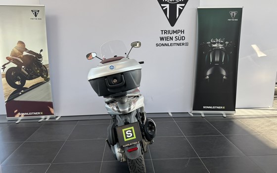 Gebrauchtmotorrad Piaggio Beverly 350ie Sport Touring - Bild 4 Gebrauchtmotorrad Piaggio Beverly 350ie Sport Touring - Bild 4
