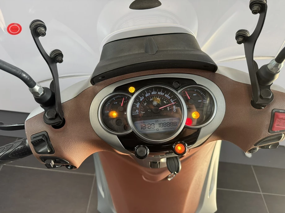 Angebot Piaggio Beverly 350ie Sport Touring Bild 8: Angebot Piaggio Beverly 350ie Sport Touring