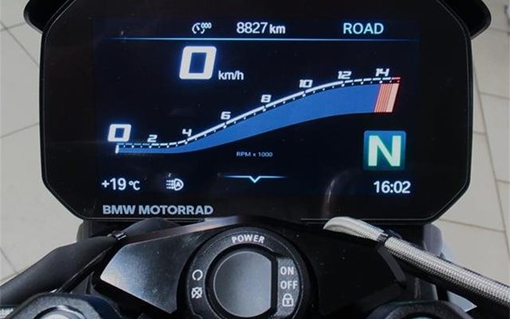 Gebrauchtmotorrad BMW M 1000 R - Bild 7 Gebrauchtmotorrad BMW M 1000 R - Bild 7