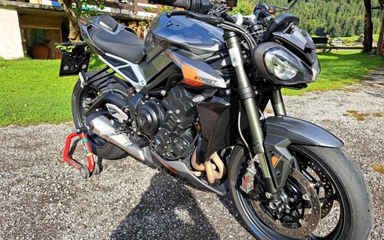 Gebrauchtmotorrad Triumph Street Triple RS - Bild 1 Gebrauchtmotorrad Triumph Street Triple RS - Bild 1