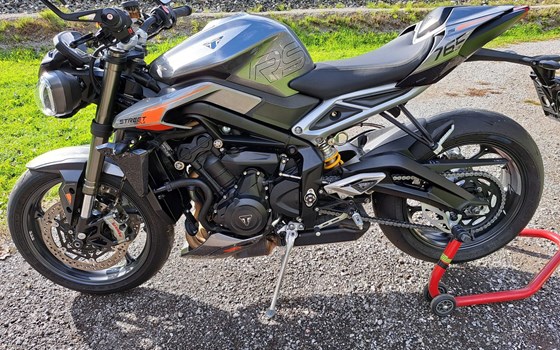 Gebrauchtmotorrad Triumph Street Triple RS - Bild 3 Gebrauchtmotorrad Triumph Street Triple RS - Bild 3