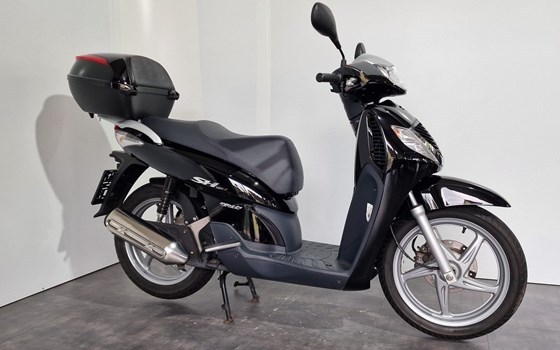 Gebrauchtmotorrad Honda SH125i - Bild 3 Gebrauchtmotorrad Honda SH125i - Bild 3