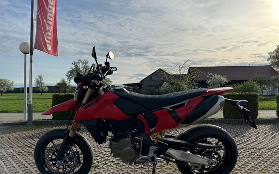 Gebrauchtmotorrad Ducati Hypermotard 698 Mono - Bild 2 Gebrauchtmotorrad Ducati Hypermotard 698 Mono - Bild 2