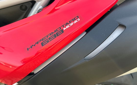 Gebrauchtmotorrad Ducati Hypermotard 698 Mono - Bild 3 Gebrauchtmotorrad Ducati Hypermotard 698 Mono - Bild 3