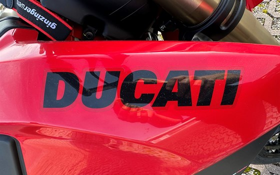 Gebrauchtmotorrad Ducati Hypermotard 698 Mono - Bild 7 Gebrauchtmotorrad Ducati Hypermotard 698 Mono - Bild 7