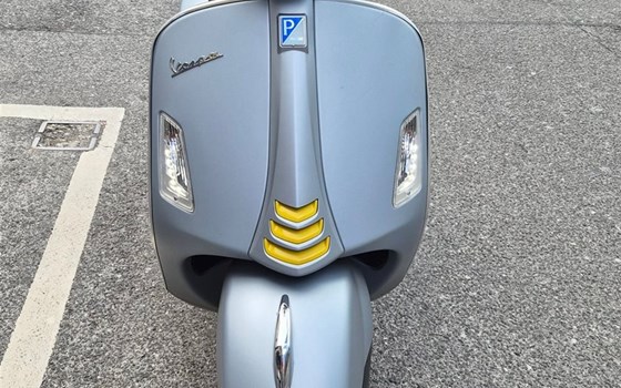 Gebrauchtmotorrad Vespa GTS 300 Super Tech - Bild 2
