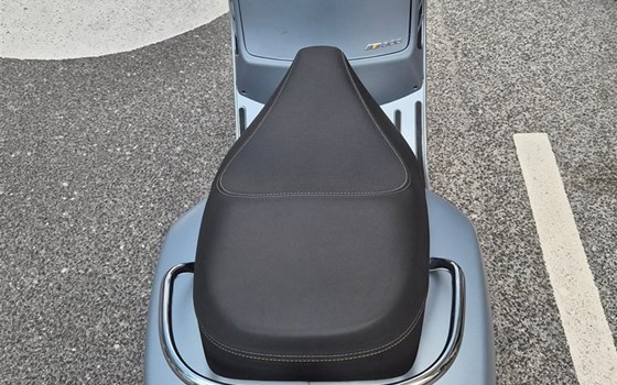 Gebrauchtmotorrad Vespa GTS 300 Super Tech - Bild 3