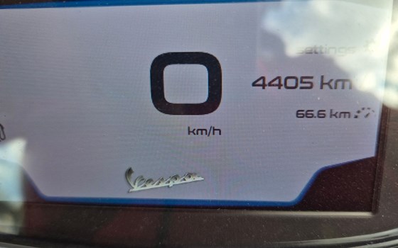 Gebrauchtmotorrad Vespa GTS 300 Super Tech - Bild 5 Gebrauchtmotorrad Vespa GTS 300 Super Tech - Bild 5