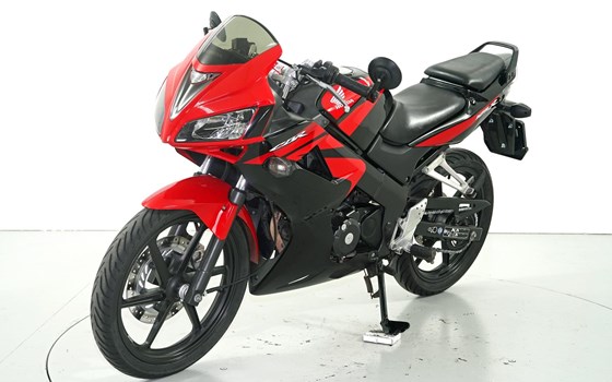 Motorrad Occasion Honda CBR 125 R - Bild 3