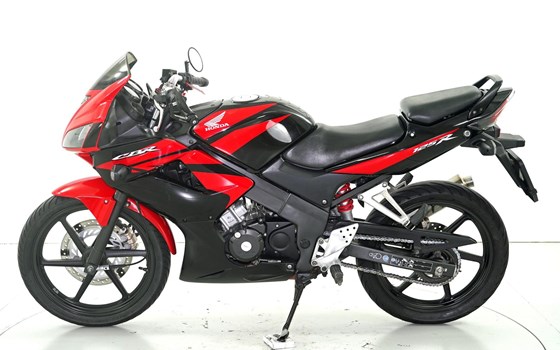 Motorrad Occasion Honda CBR 125 R - Bild 5