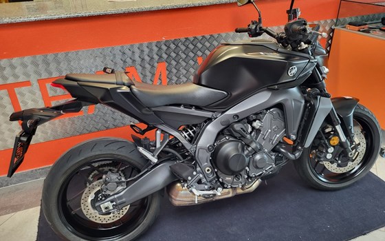 Gebrauchtmotorrad Yamaha MT-09 Y-AMT - Bild 3 Gebrauchtmotorrad Yamaha MT-09 Y-AMT - Bild 3